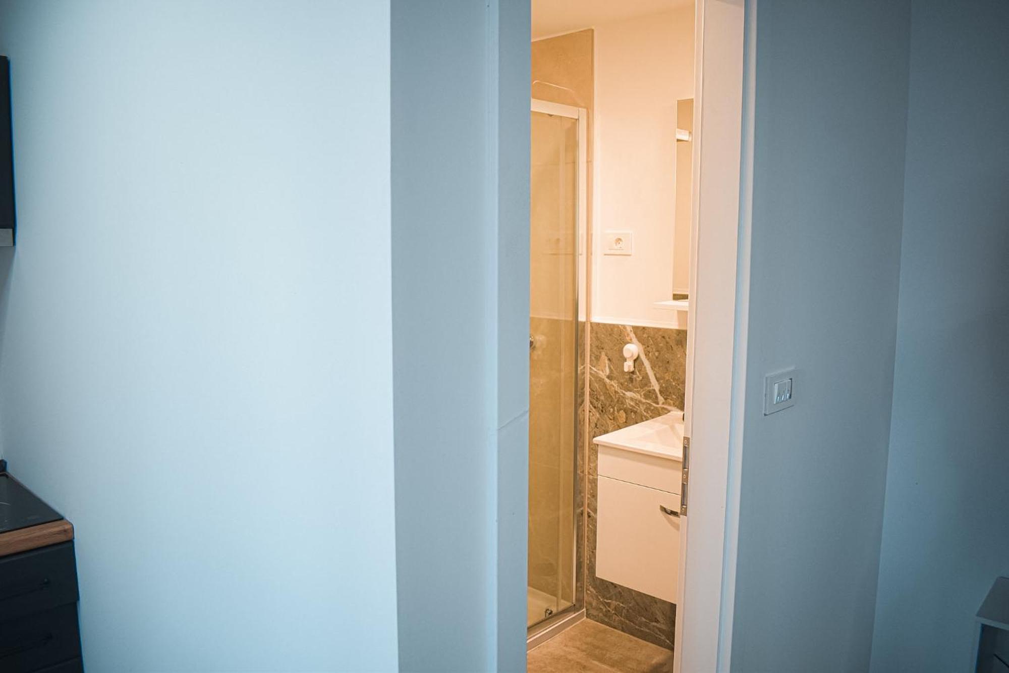 Apartments Jelovic Синь Екстер'єр фото