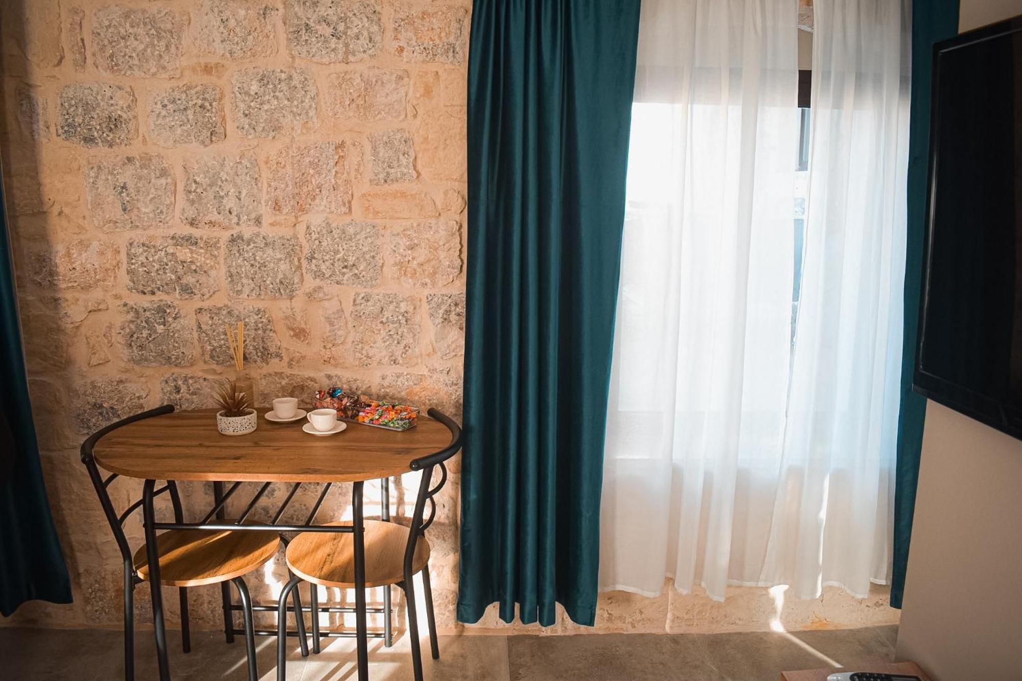 Apartments Jelovic Синь Екстер'єр фото