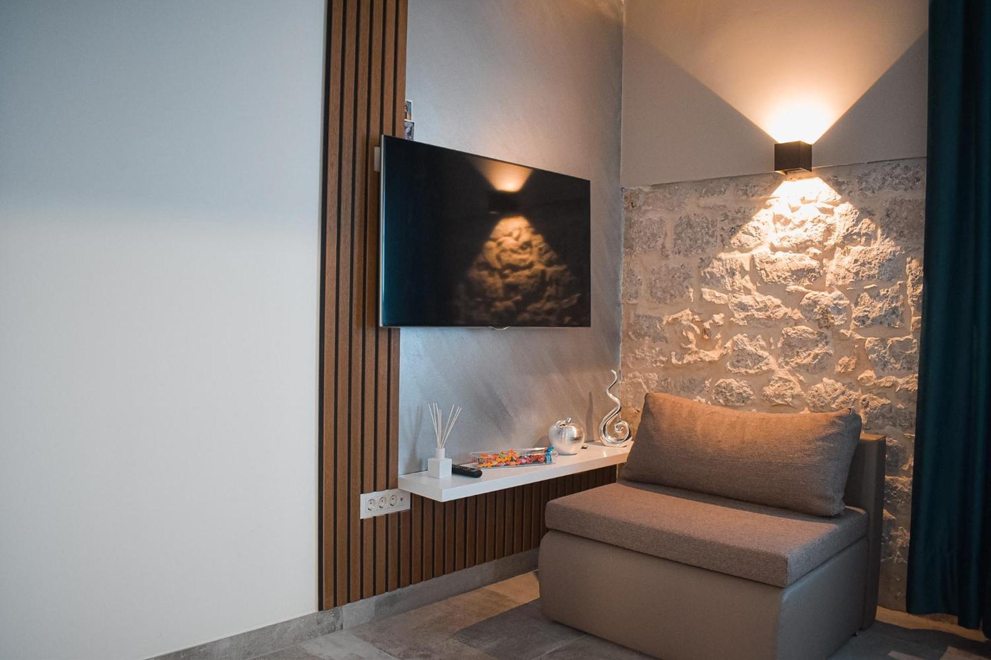 Apartments Jelovic Синь Екстер'єр фото